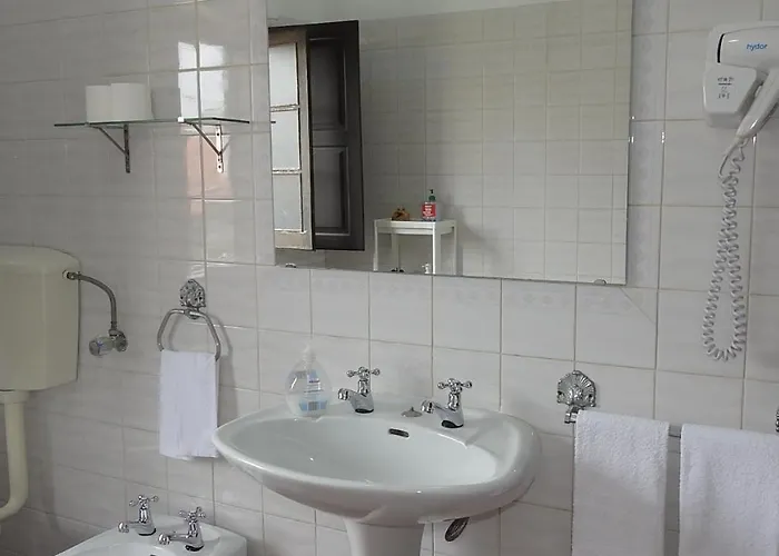 Do Senhor Da Pedra בית הארחה